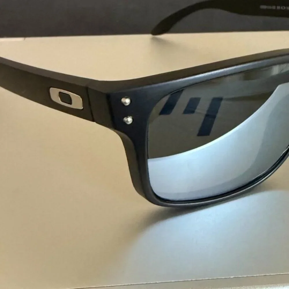 OO9102 Oakley Holbrook Matte Black Frame Prizm Polarized Reflective Silver Lens - Picture 6 of 8